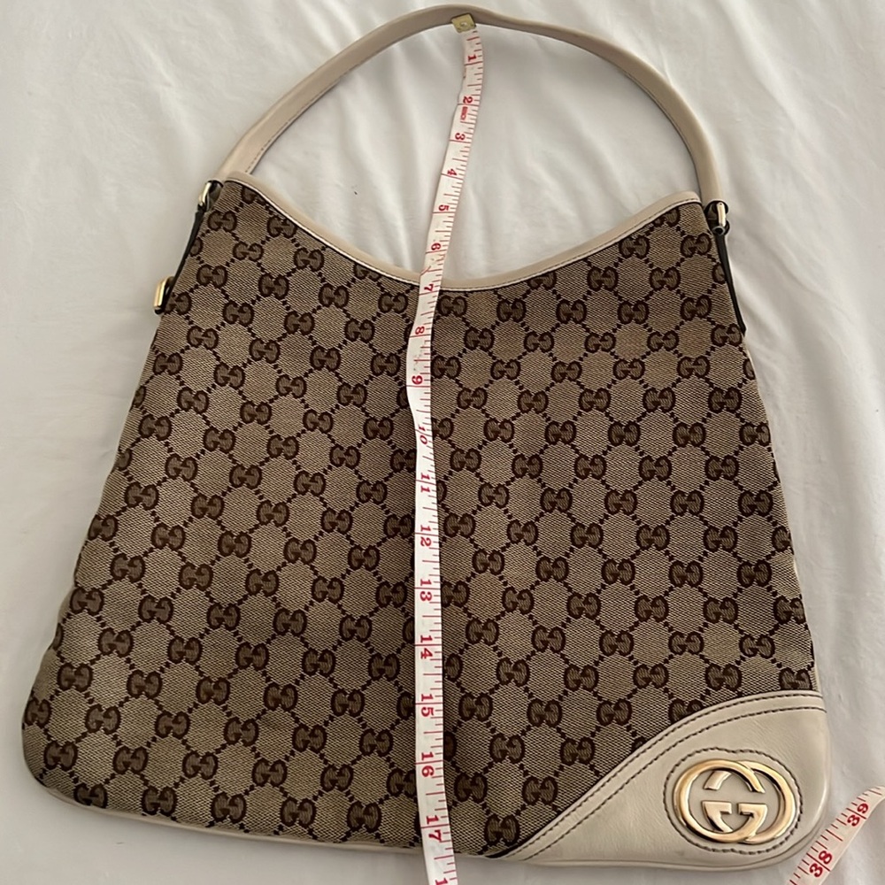 Gucci Beige and Brown Monogram Shoulder Bag - Picture 3 of 11
